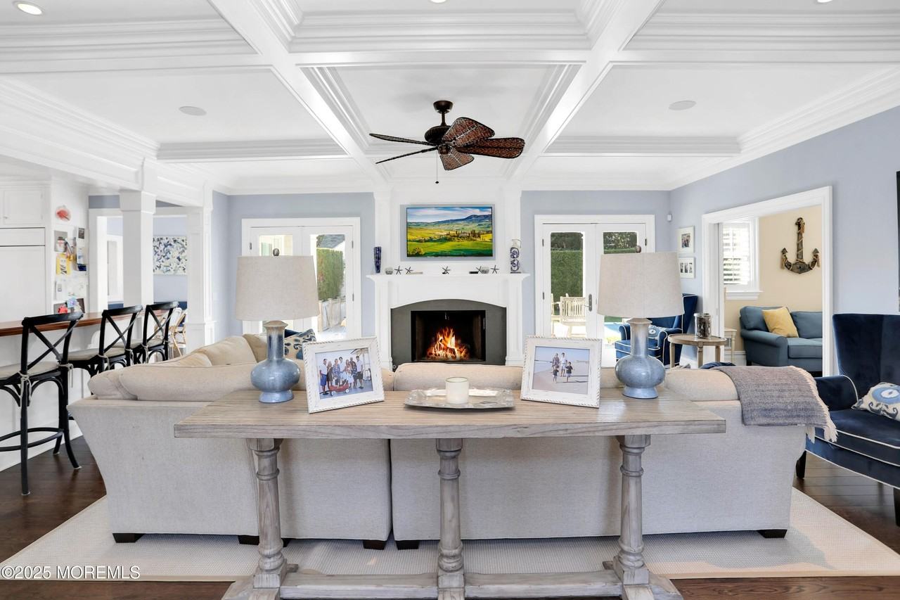 101 Tuttle Ave - Photo 7 of 50