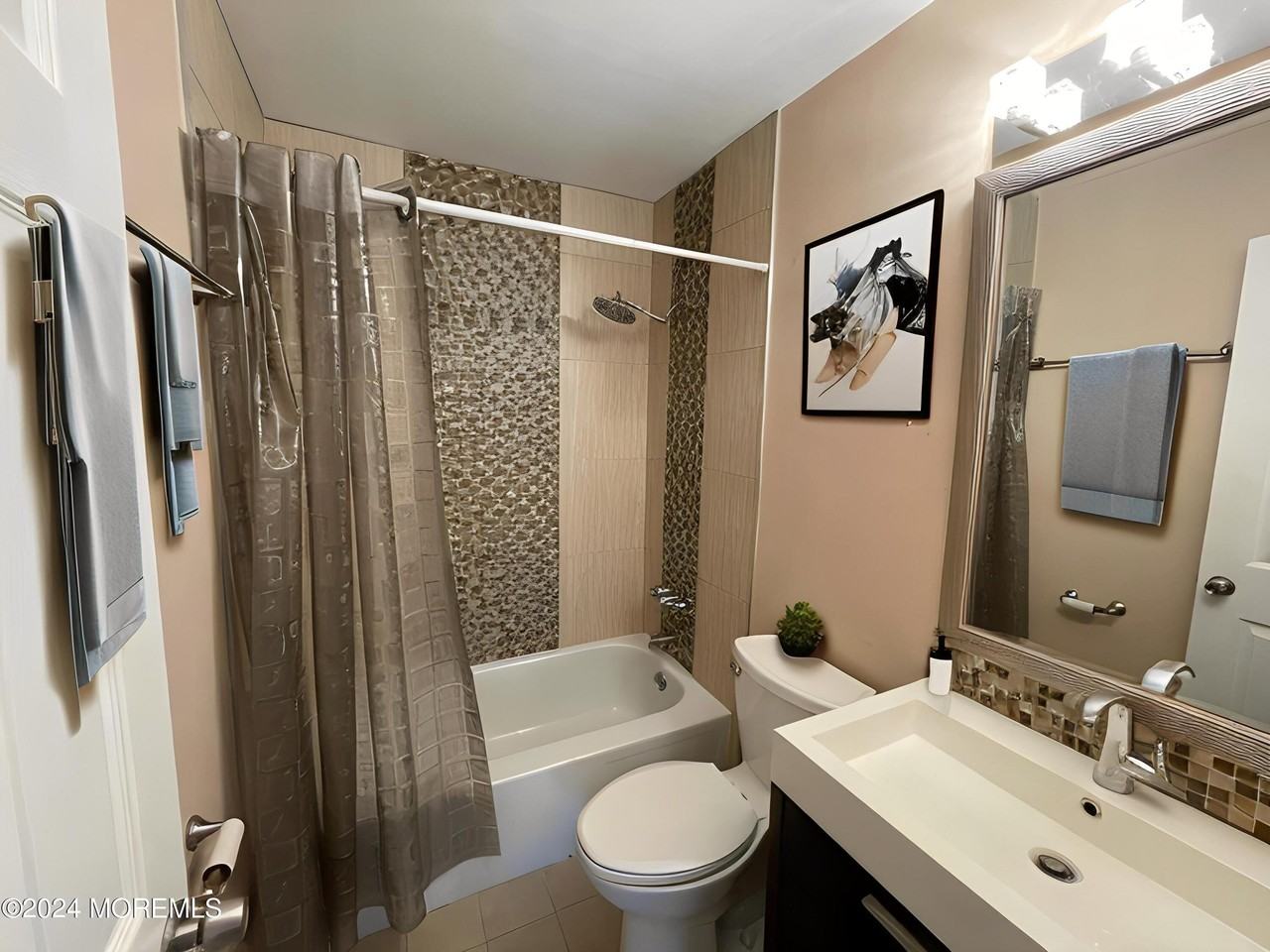 119 Avery Ave Unit J27 #J27 - Photo 5 of 6