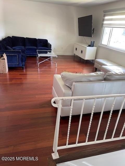 1202 Thomas Ave - Photo 3 of 9