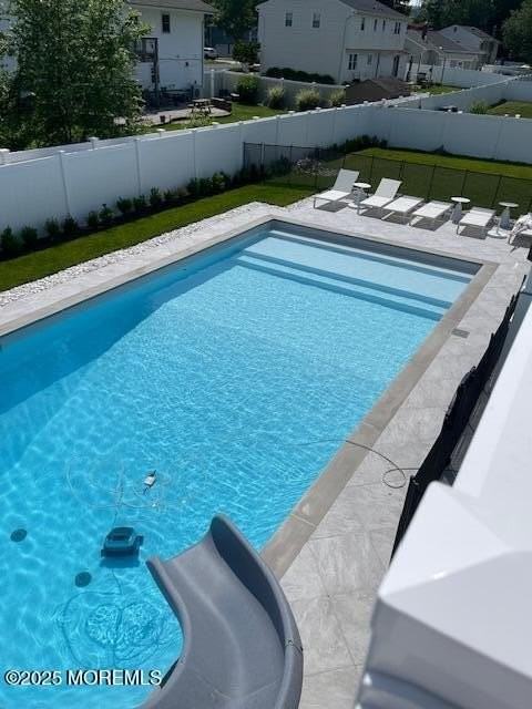 1202 Thomas Ave - Photo 7 of 9