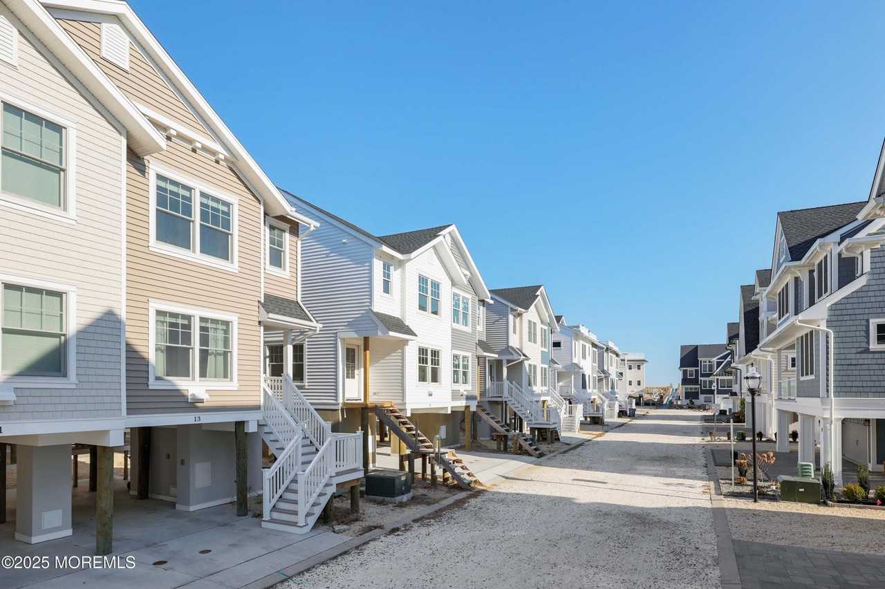 13 Cummins Street - Photo 7 of 33