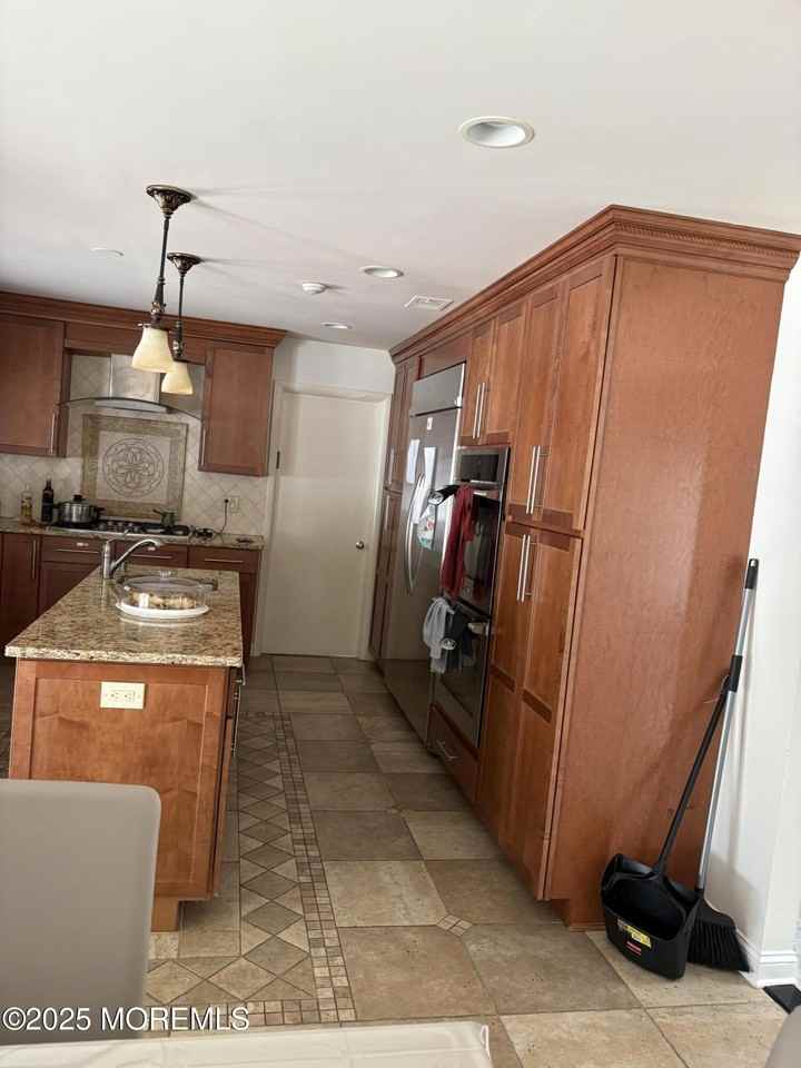 7 Harvard Ct - Photo 4 of 26