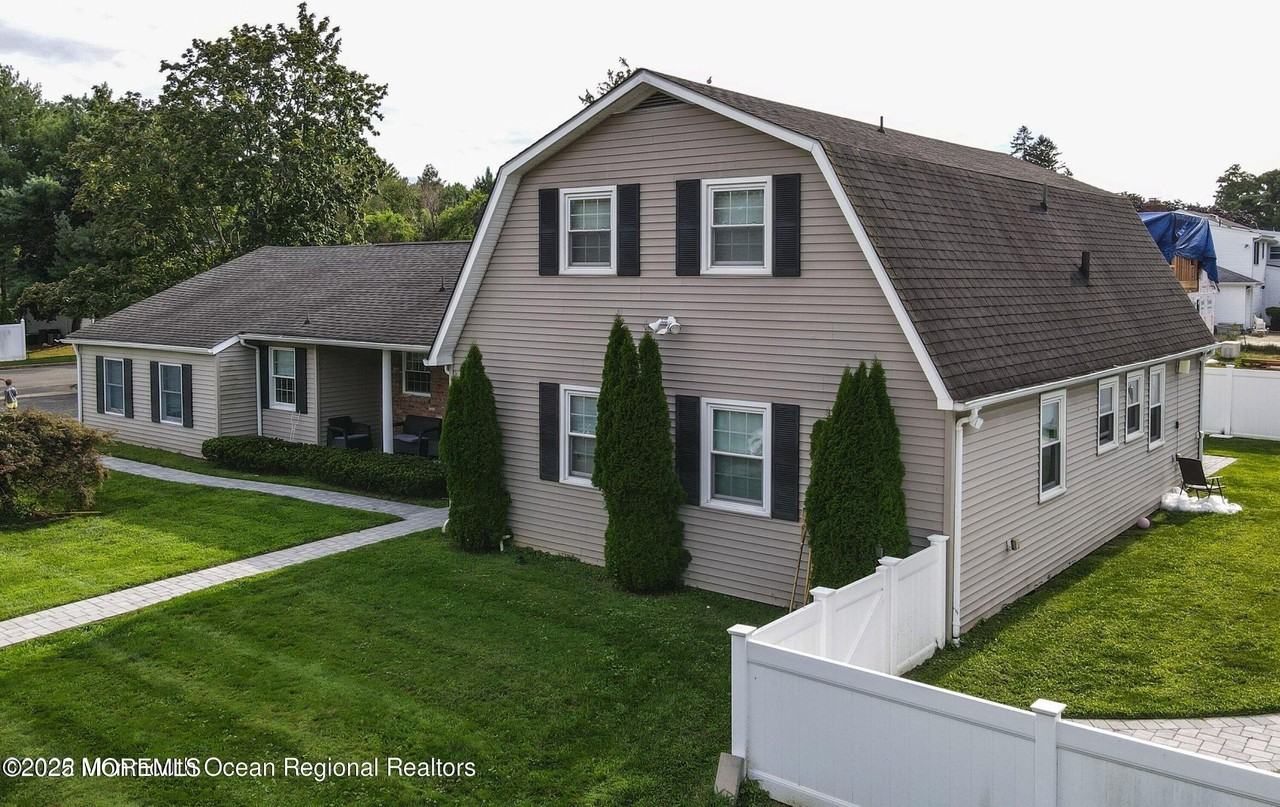 9 Harbor Ct - Photo 2 of 29