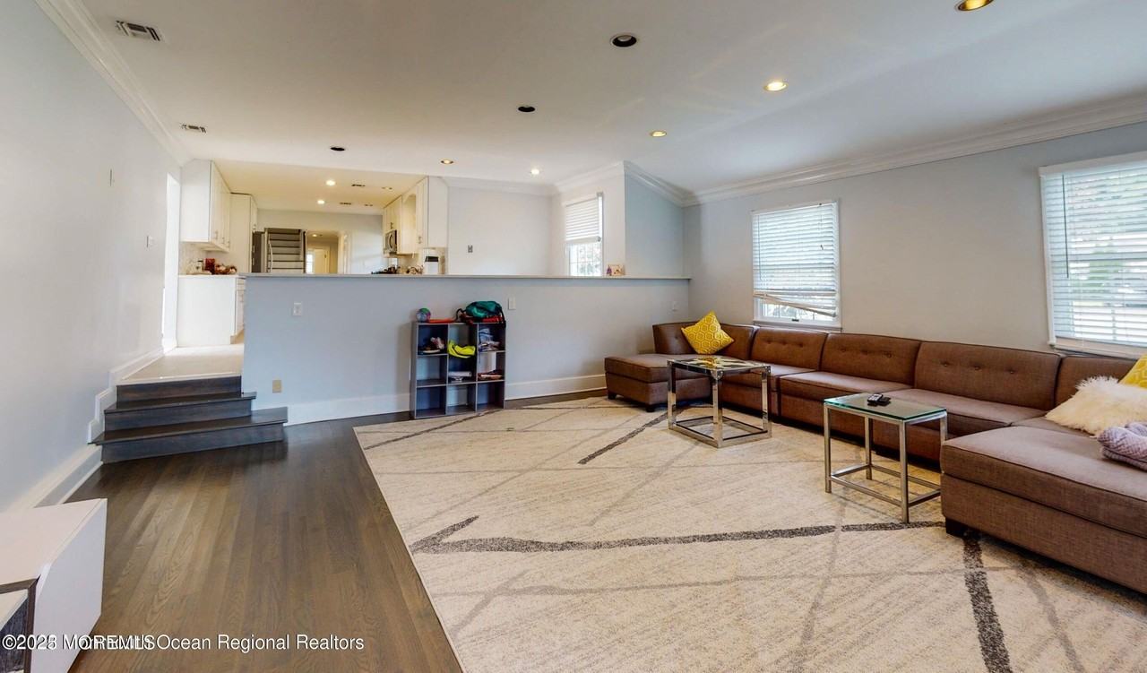 9 Harbor Ct - Photo 6 of 29