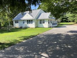 featured image of 48 Burr St