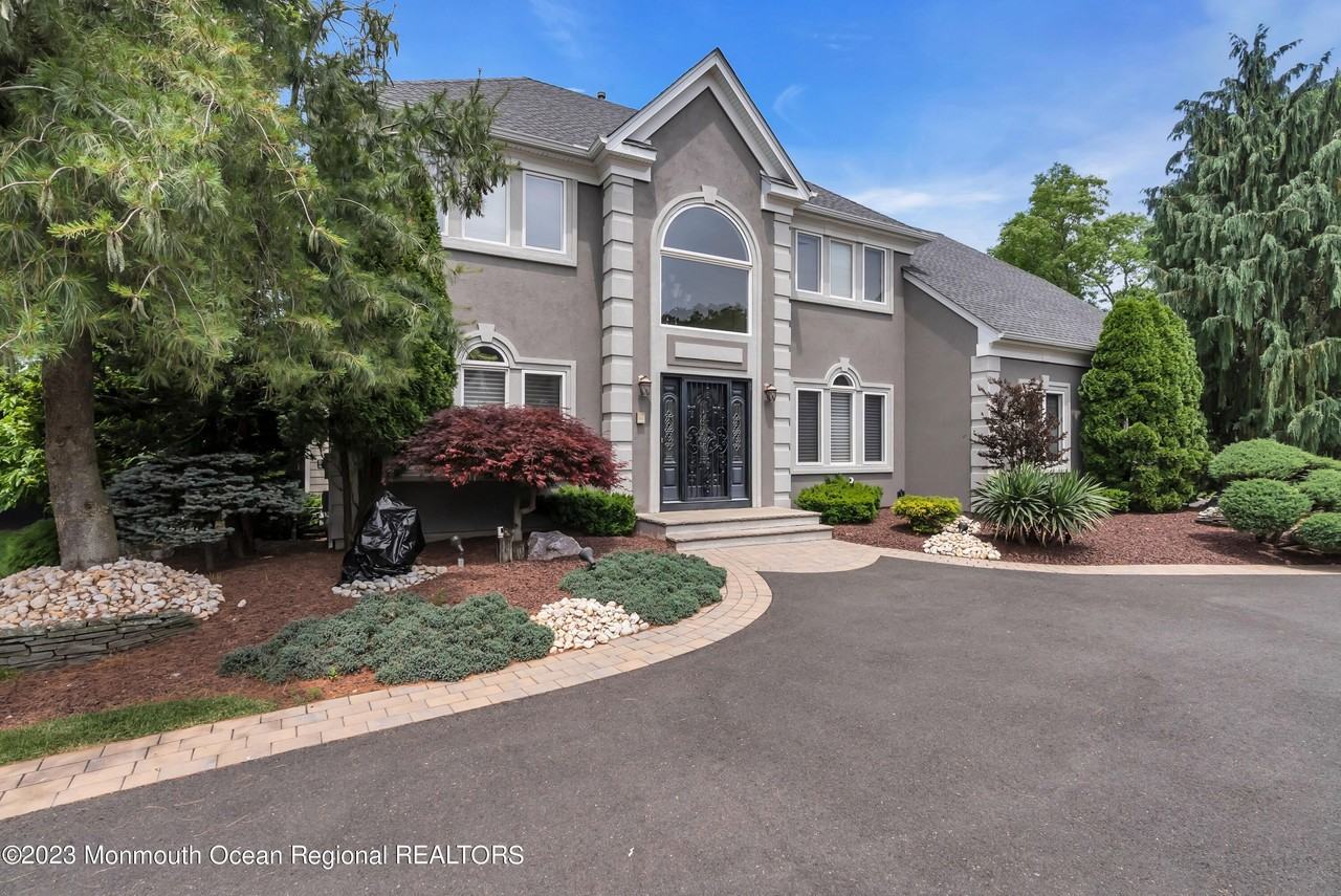 7 Mackenzie Rd - Photo 2 of 42