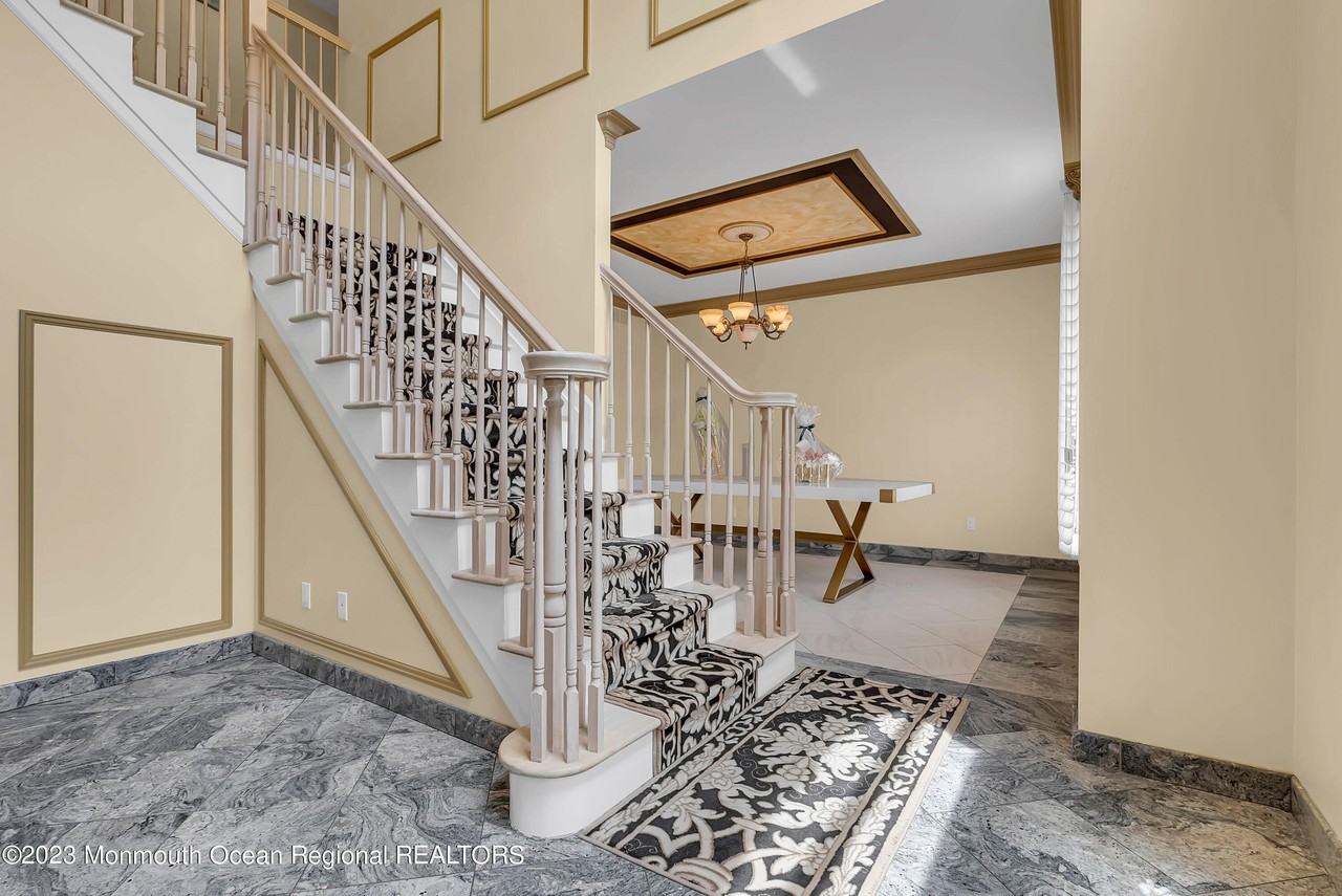 7 Mackenzie Rd - Photo 5 of 42