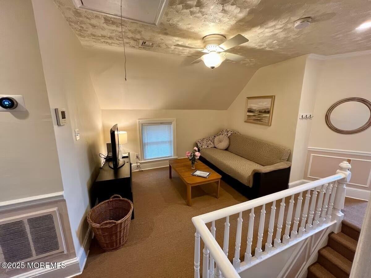 34 Embury Ave Apt 3 #3 - Photo 3 of 13