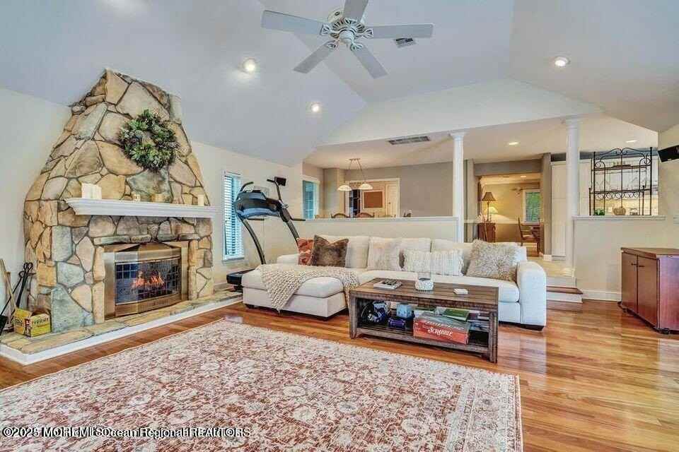 75 Poplar Ave - Photo 5 of 9