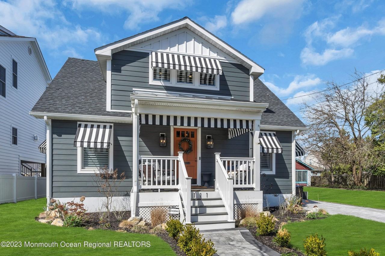 111 Sanborn Ave - Photo 5 of 50