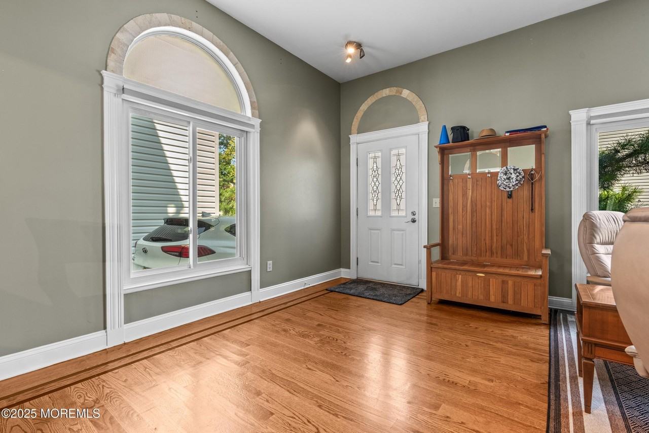 450 Ocean Blvd Apt 8 #8 - Photo 4 of 33