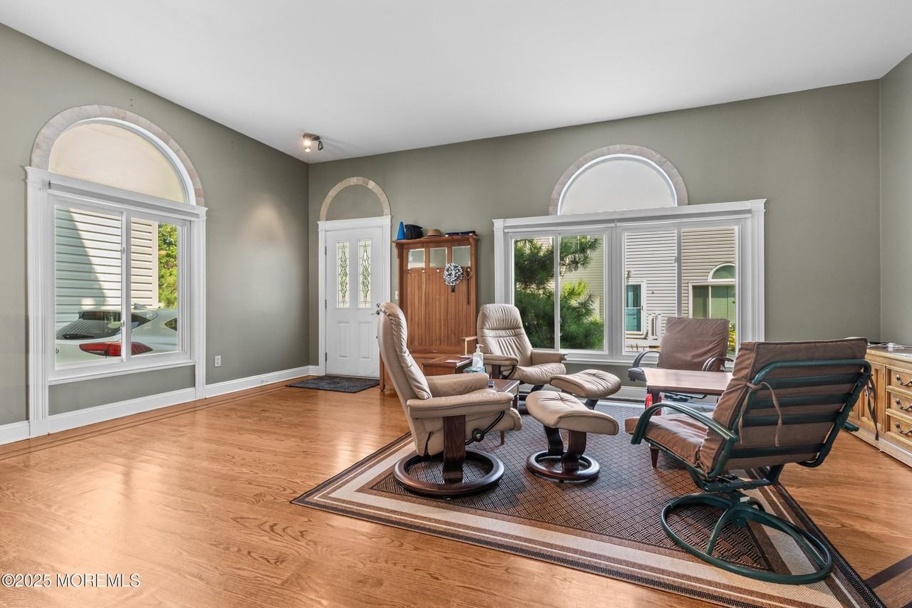 450 Ocean Blvd Apt 8 #8 - Photo 5 of 33