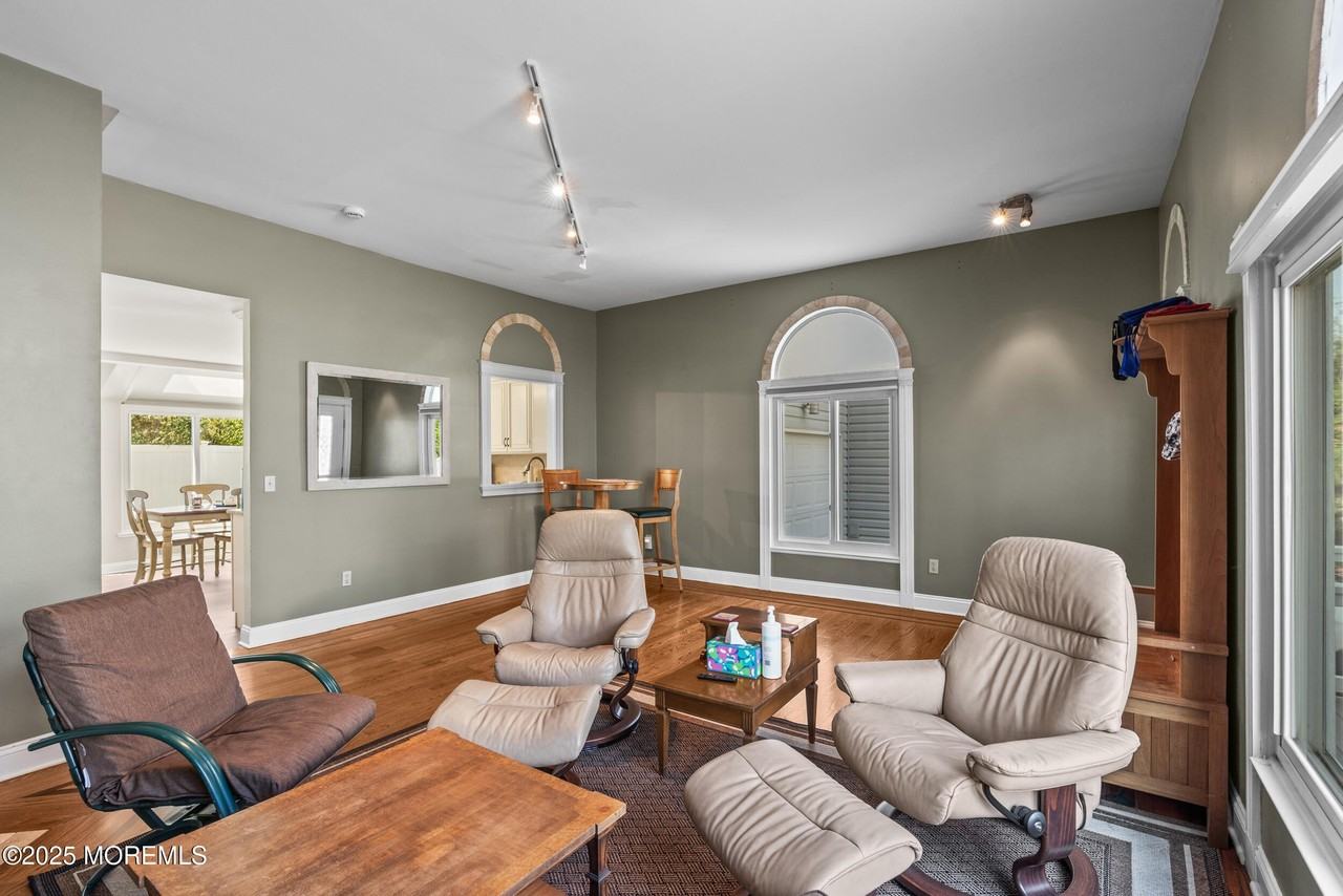 450 Ocean Blvd Apt 8 #8 - Photo 7 of 33