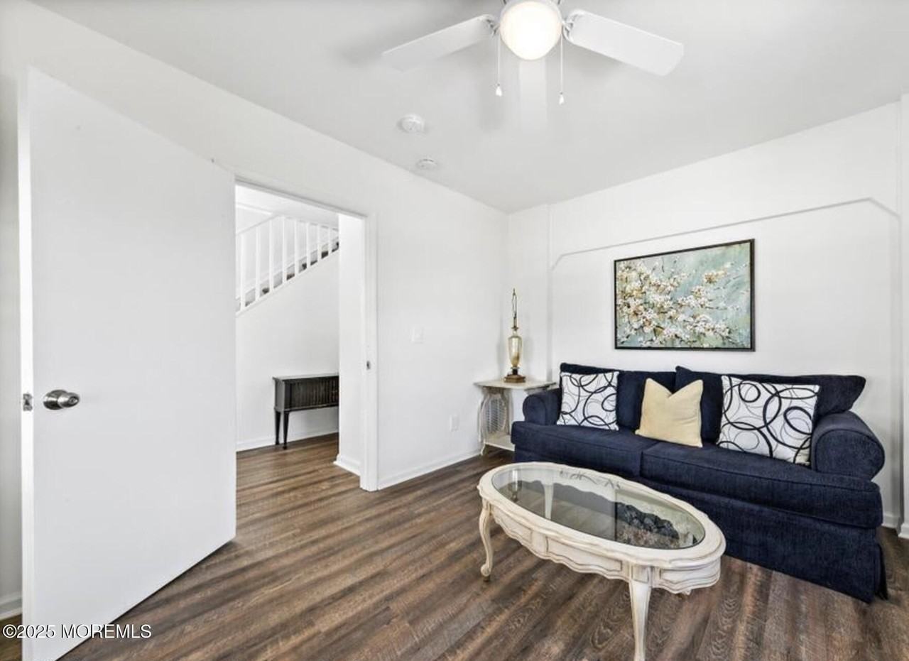 134 134 Witmer Place unit: Front - Photo 3 of 15