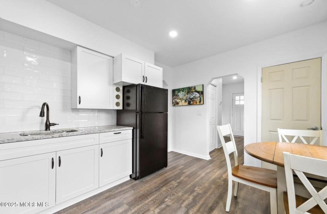 134 134 Witmer Place unit: Front - Photo 6 of 15