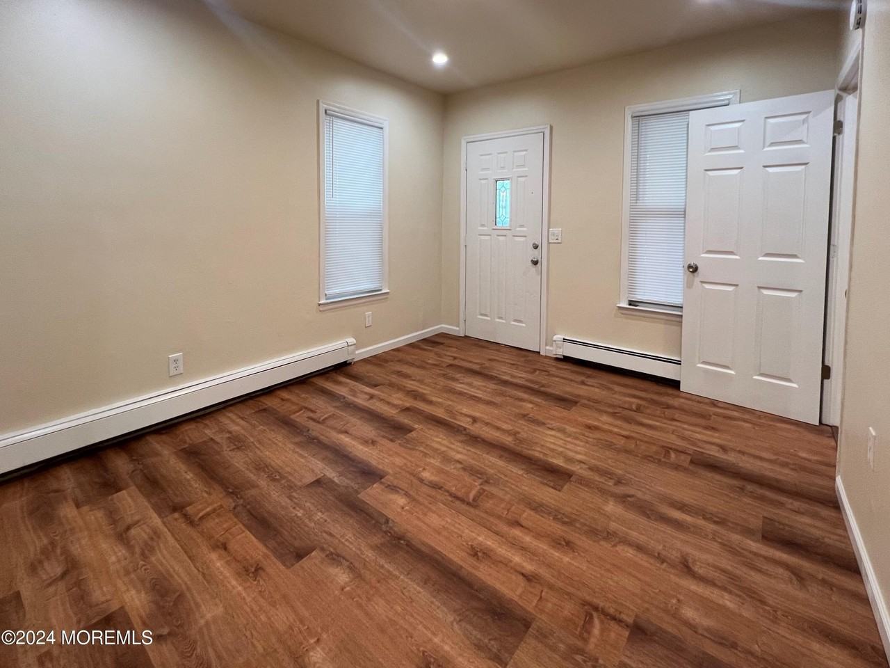 921 Mattison Avenue - Photo 3 of 27