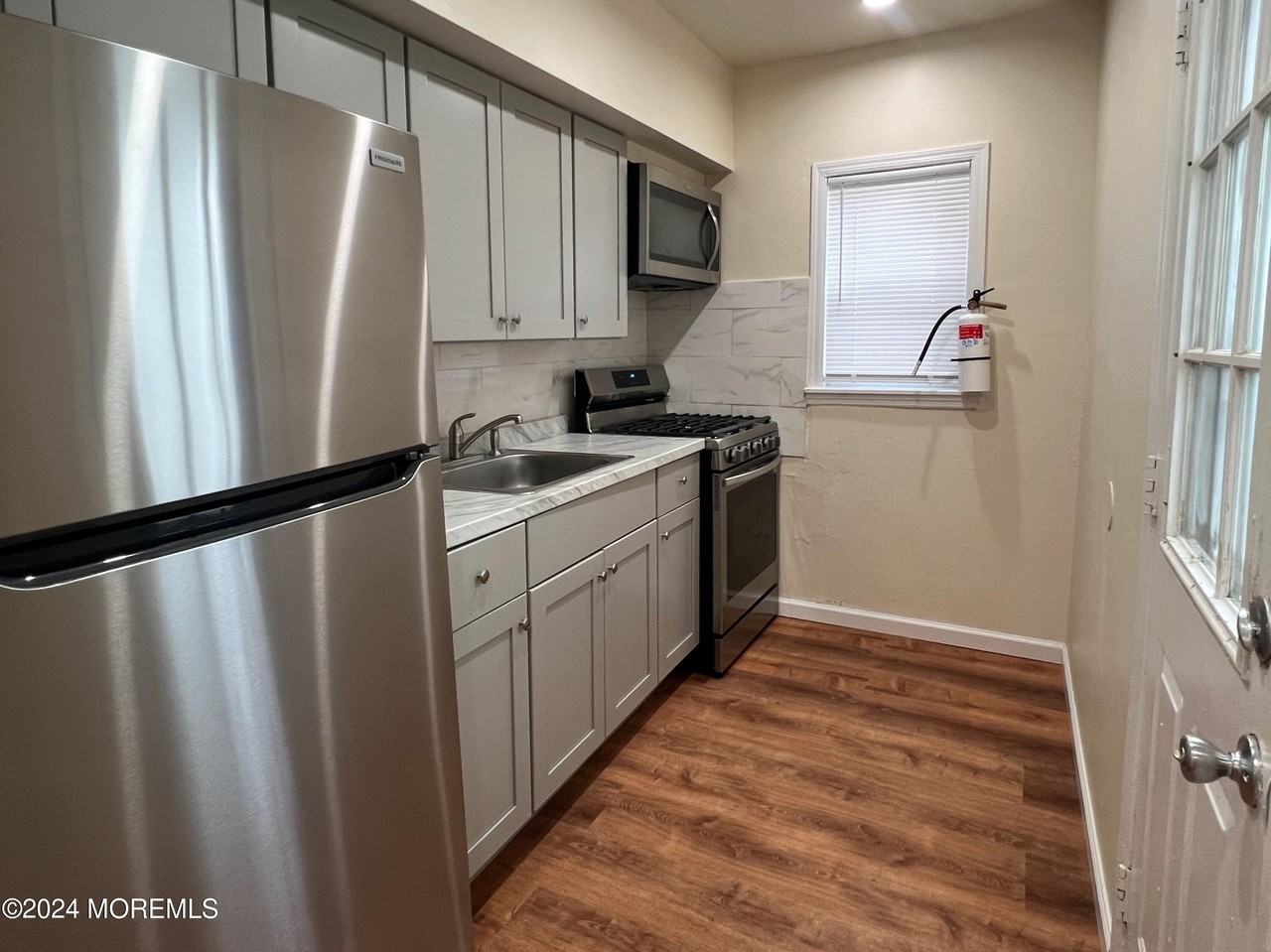 921 Mattison Avenue - Photo 7 of 27