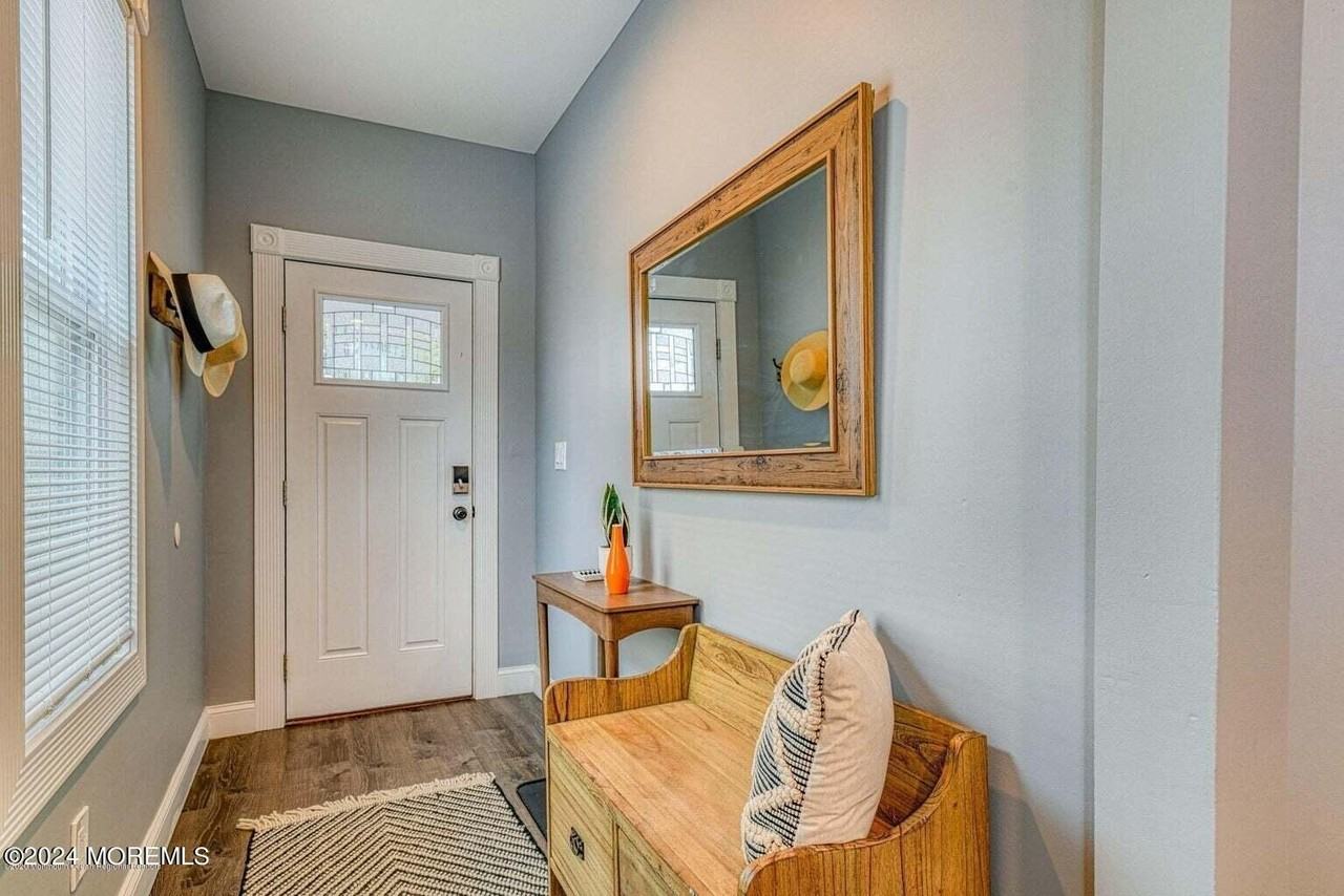 148 Heck Ave - Photo 3 of 19