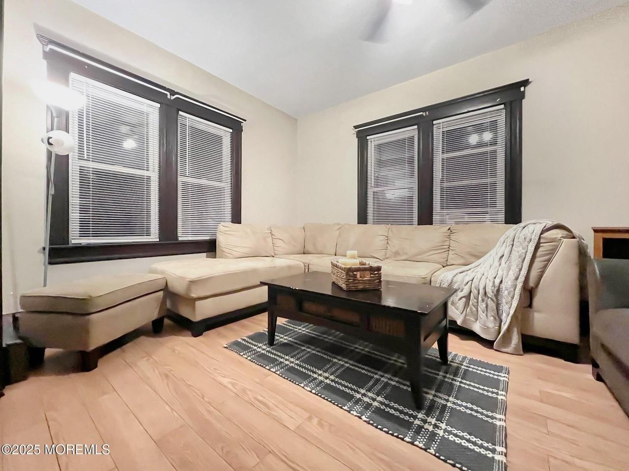 208 Fourteenth Ave - Photo 5 of 17