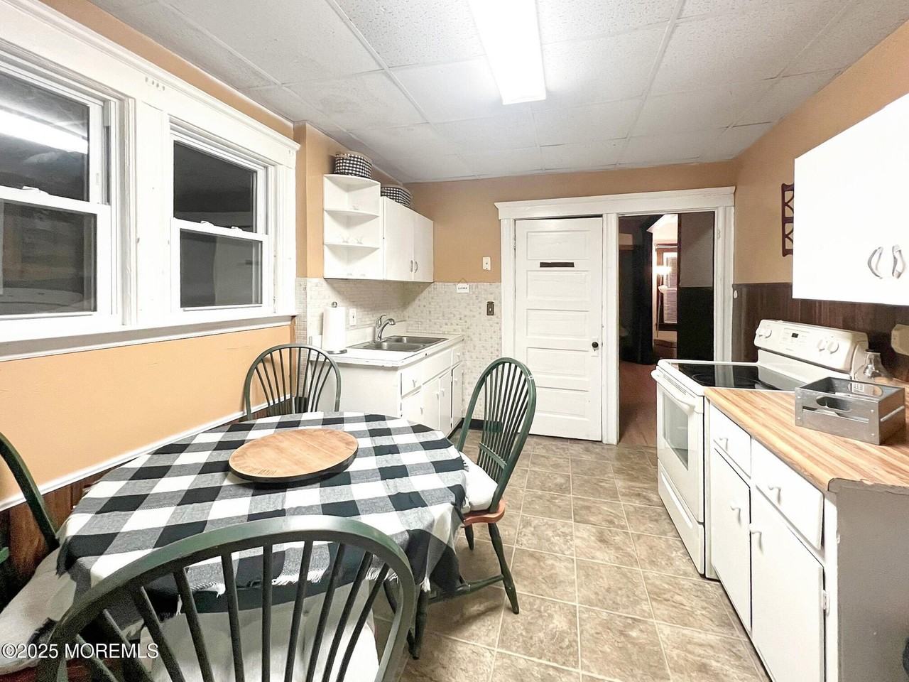 208 Fourteenth Ave - Photo 7 of 17