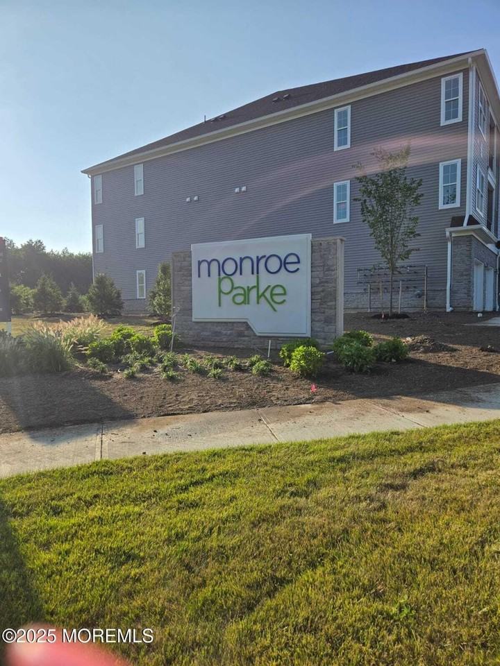 28 Radford Court unit: 28211 #28211 - Photo 6 of 33