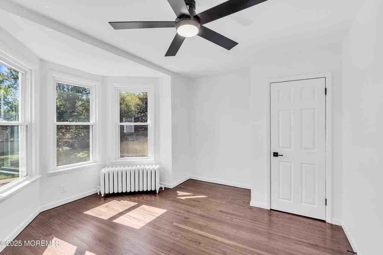 298 Liberty Street - Photo 5 of 25