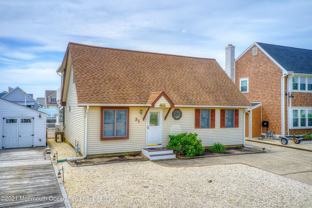 31 Peggy Ln - Photo 1 of 1