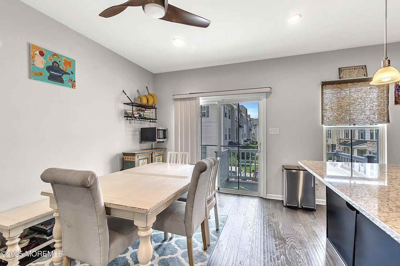 605 Bayside Ct Unit 605 #605 - Photo 6 of 24