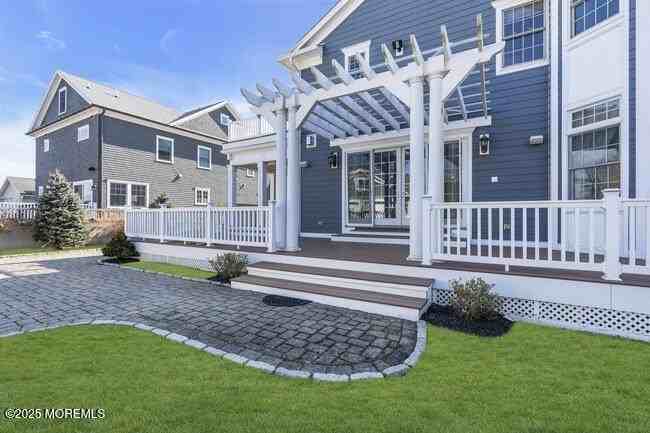 308 Pennsylvania Avenue - Photo 4 of 50