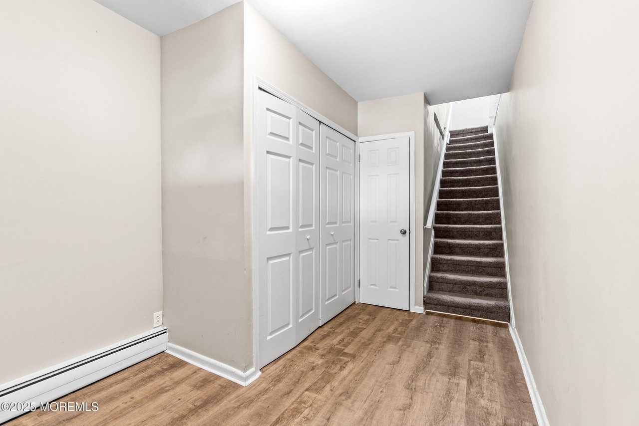 8 W End Ct - Photo 7 of 45