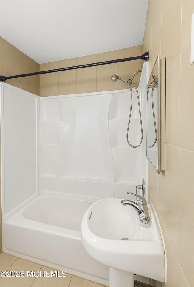 54 Ellington St Apt 2l #2L - Photo 5 of 5