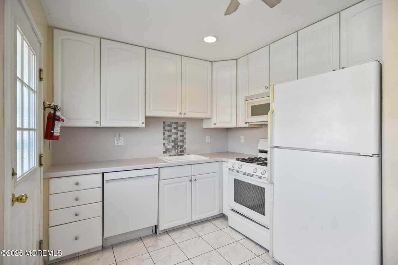 12a Laurel Court - Photo 3 of 11