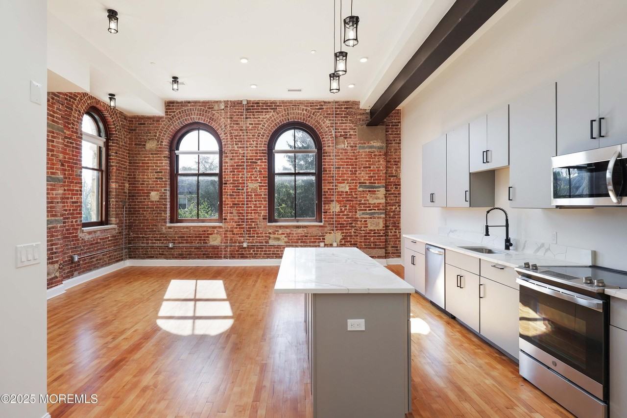 179 Chelsea Ave Unit 210 #210