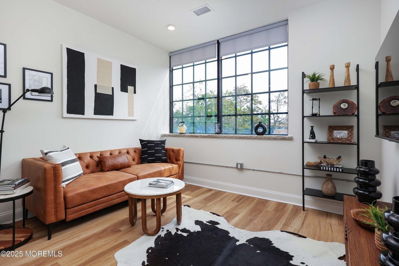 179 Chelsea Ave Unit 203 #203