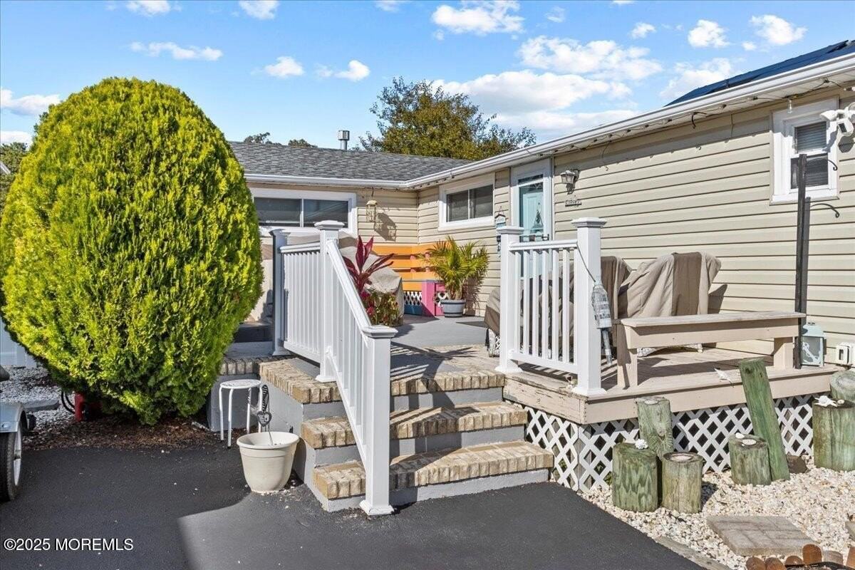 4 Cedar Crest Dr - Photo 3 of 23