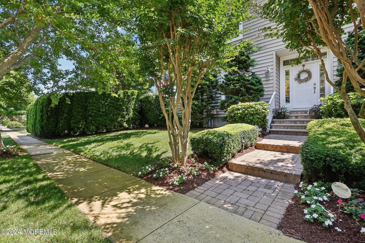 317 Worthington Ave - Photo 2 of 50