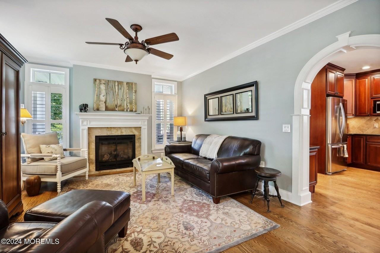 317 Worthington Ave - Photo 5 of 50