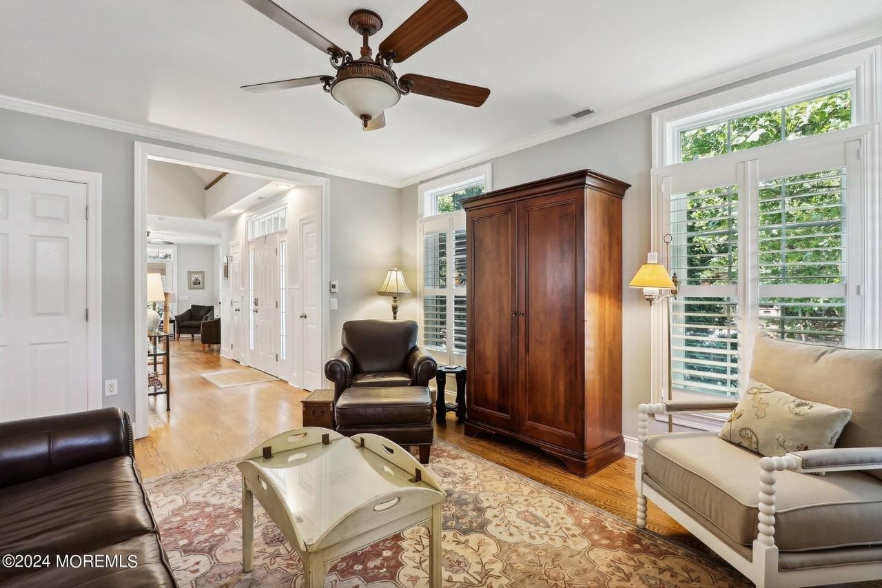 317 Worthington Ave - Photo 6 of 50