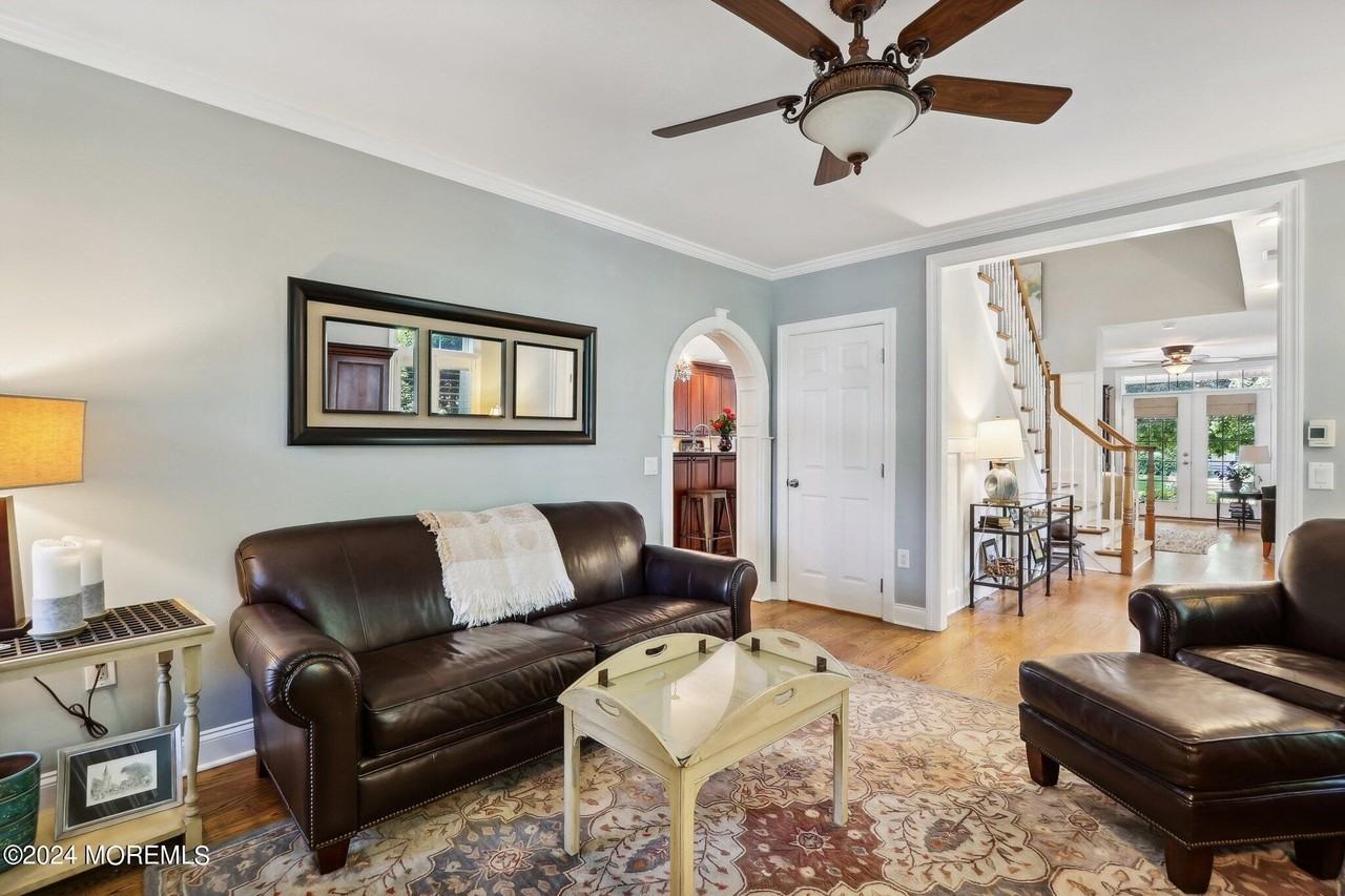 317 Worthington Ave - Photo 7 of 50