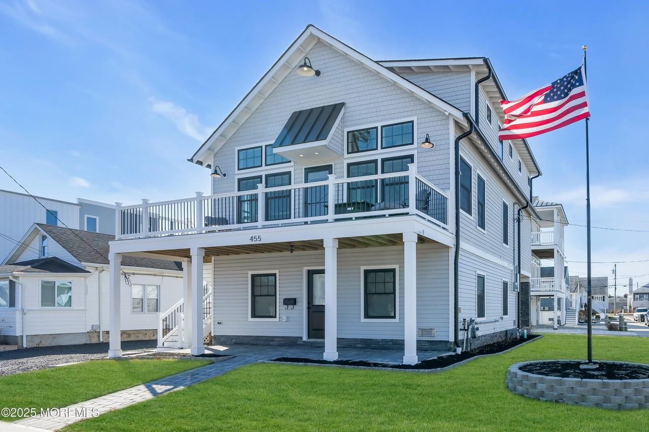 455 Main St - Photo 2 of 47