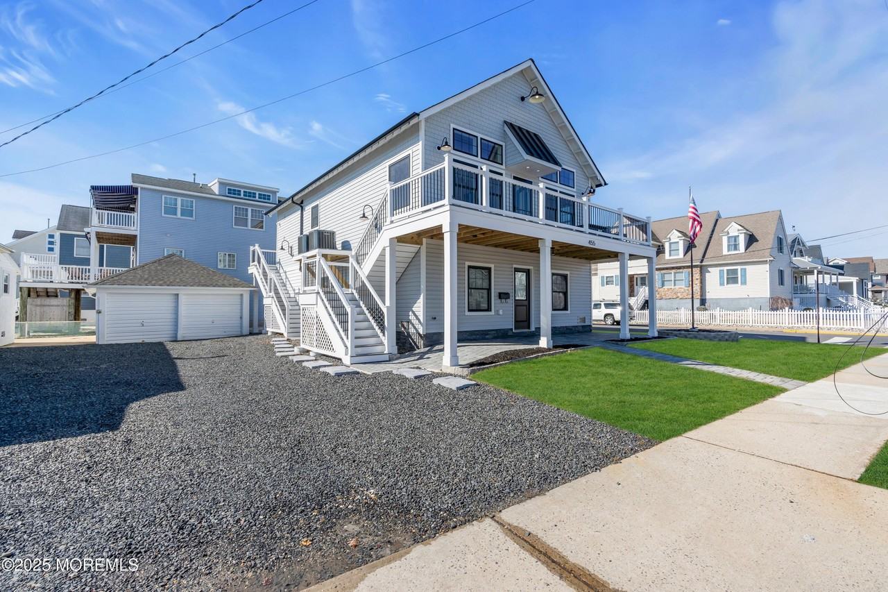 455 Main St - Photo 4 of 47