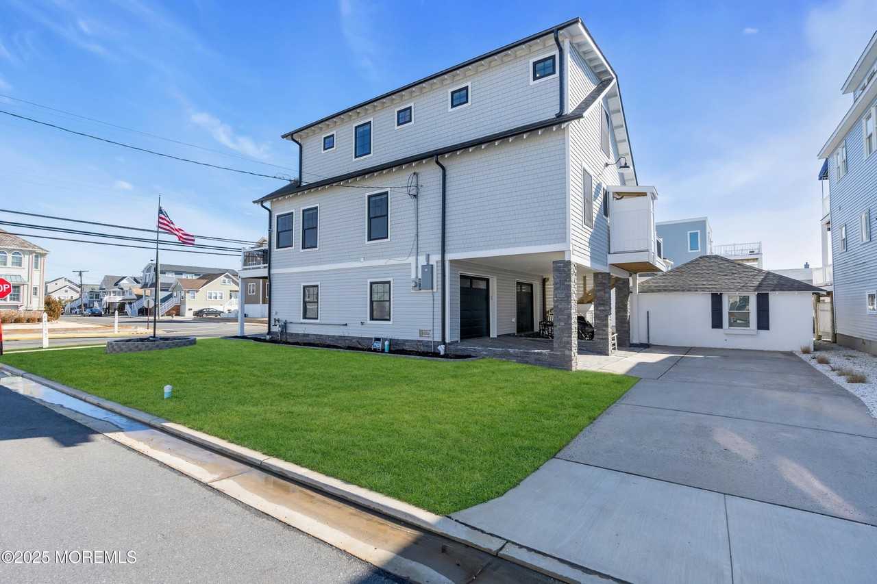 455 Main St - Photo 6 of 47