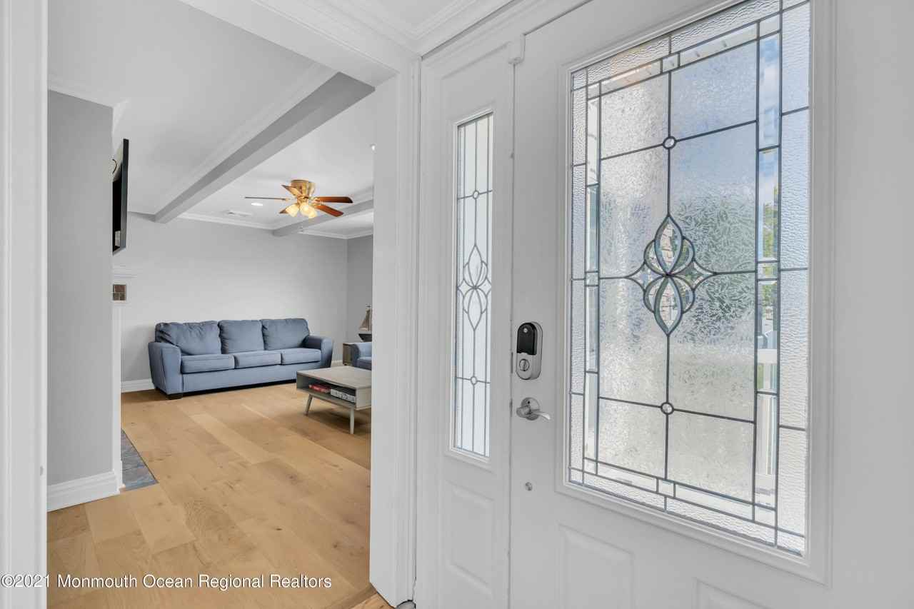 43 Woodhaven Rd - Photo 4 of 50