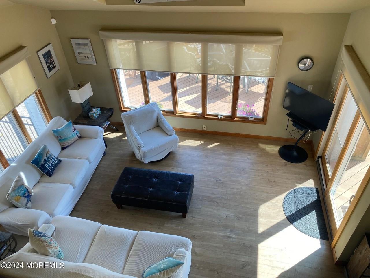 29 Julia Dr - Photo 4 of 15