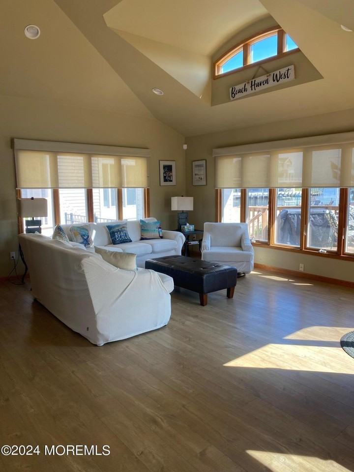 29 Julia Dr - Photo 5 of 15