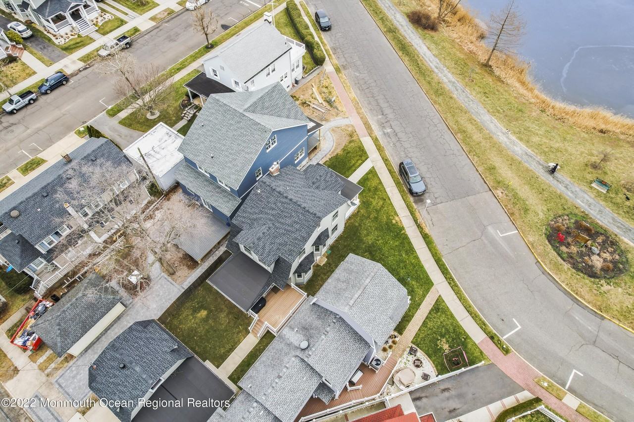 705 N Lake Dr - Photo 5 of 40