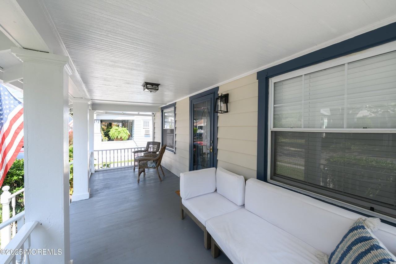 1314 Laurel Avenue - Photo 5 of 22