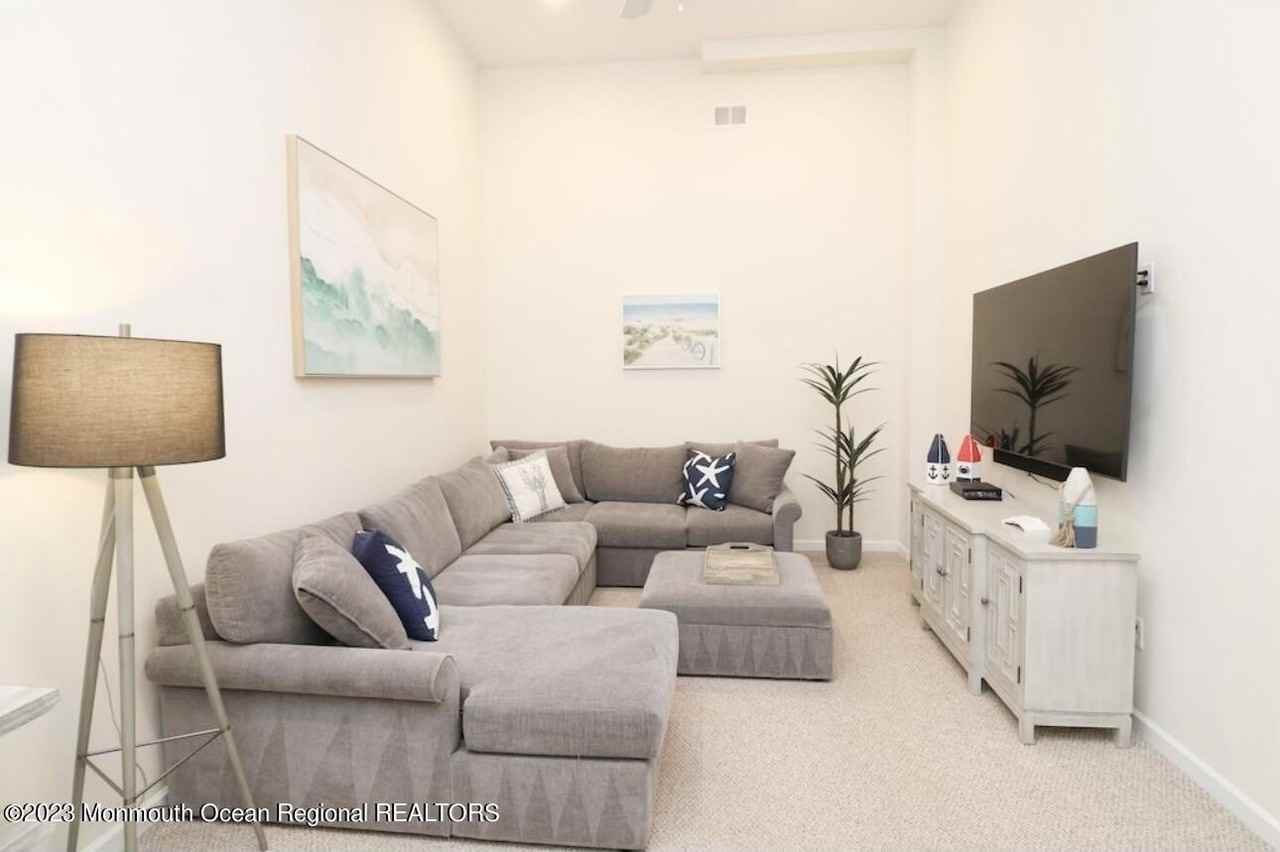 1301 Boulevard Unit 10 #10 - Photo 3 of 13