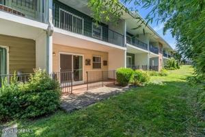 featured image of 735 Greens Ave Apt 15a #15A