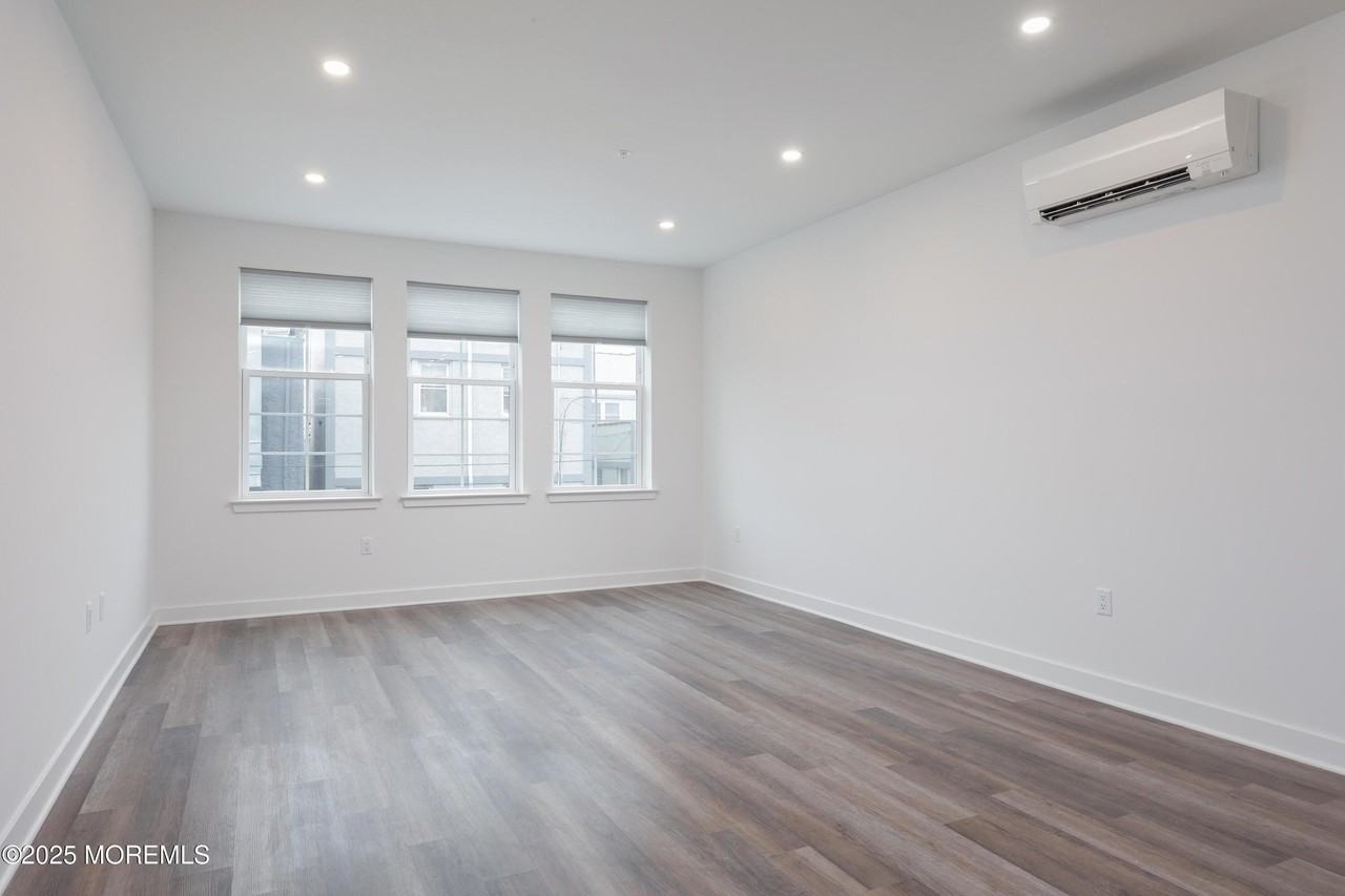 6 West End Court #301 - Photo 2 of 6